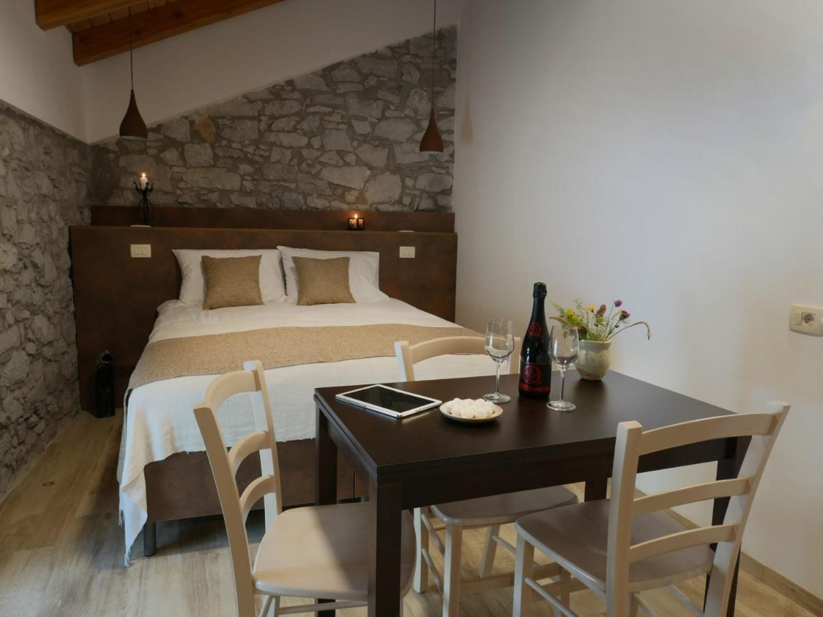 Apartmaji In Sobe Odlicna Hisa Štanjel Extérieur photo